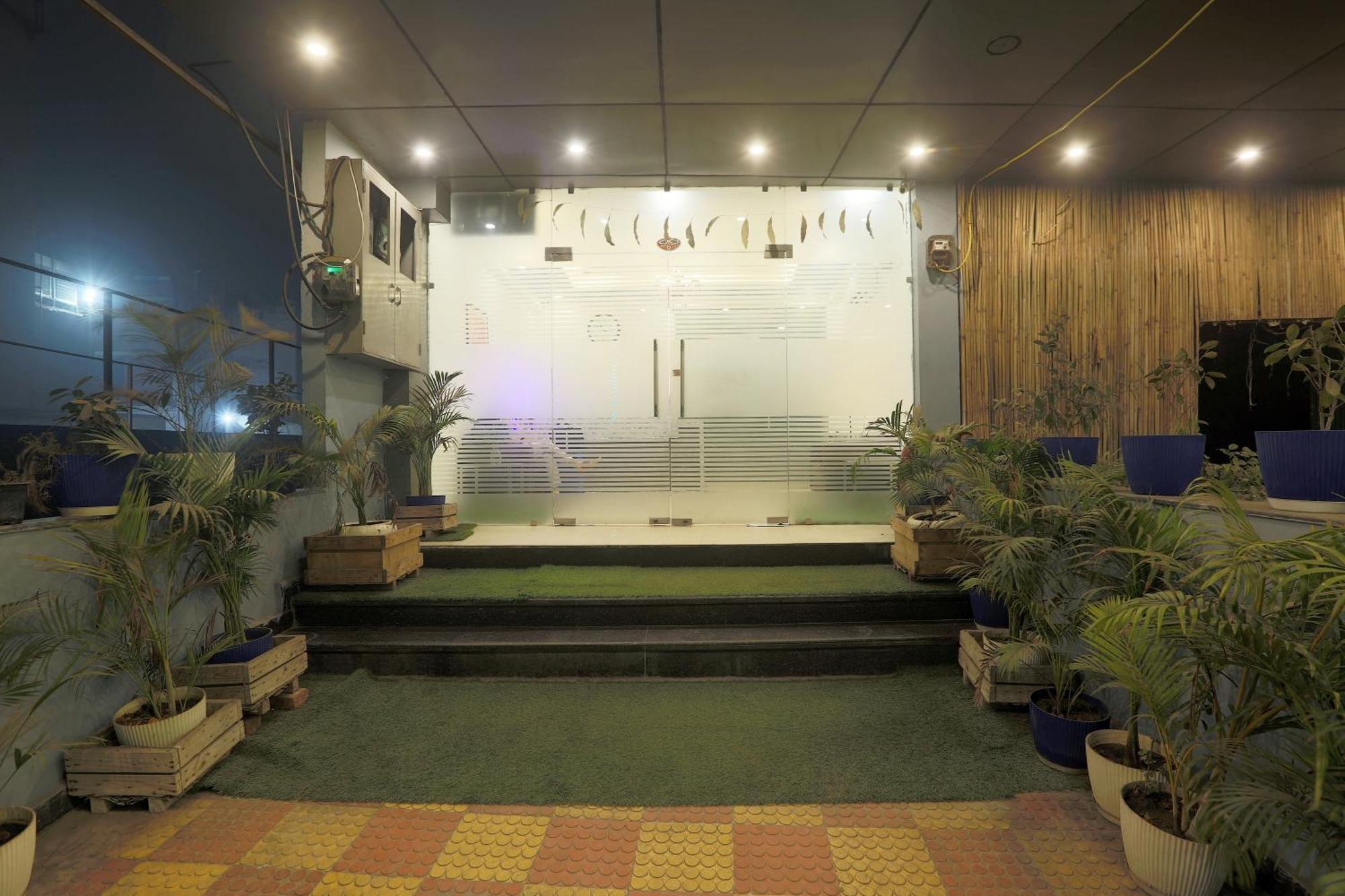 Hotel Lemon Suites & Banquet Noida Sector 62 Eksteriør bilde